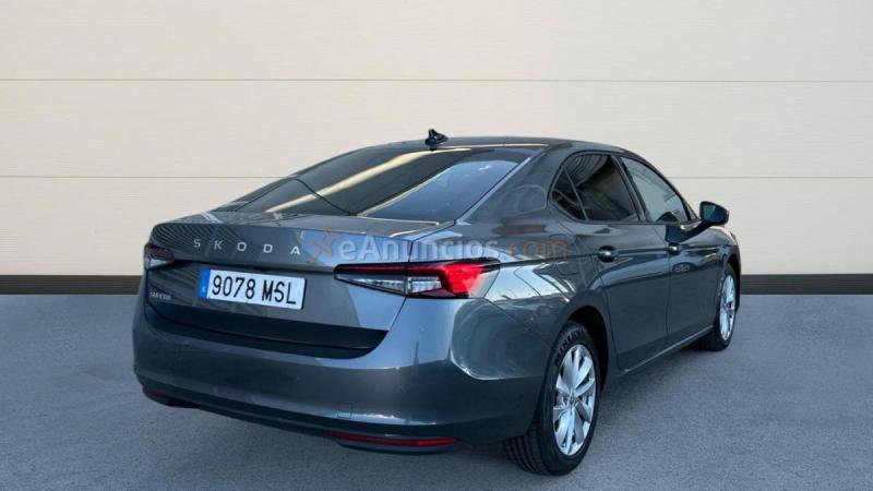 Skoda Superb 2.0 TDI 110KW DSG ESSENCE 150 5P