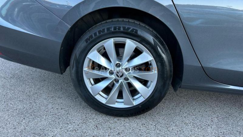 Skoda Superb 2.0 TDI 110KW DSG ESSENCE 150 5P