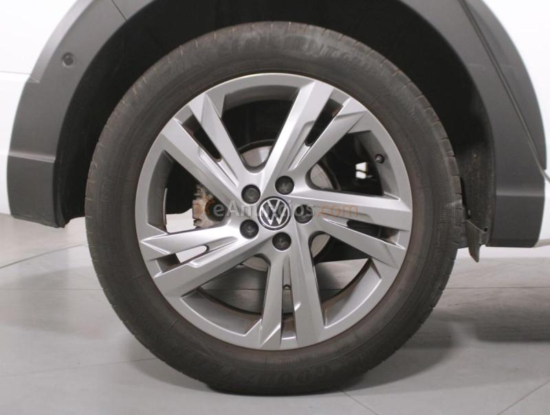 Volkswagen Taigo 1.5 TSI 110KW DSG R-LINE 5P