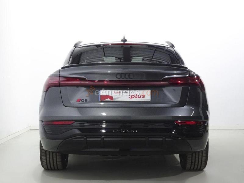 Audi Q8 e-tron S line 55 quattro 300 kW (408 CV)