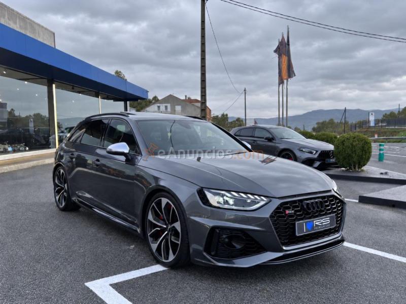 Audi A4 RS4 Avant 