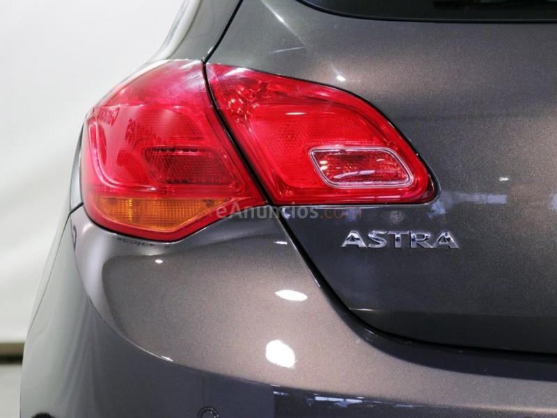 Opel Astra 5p Selective 1.6 115 CV 