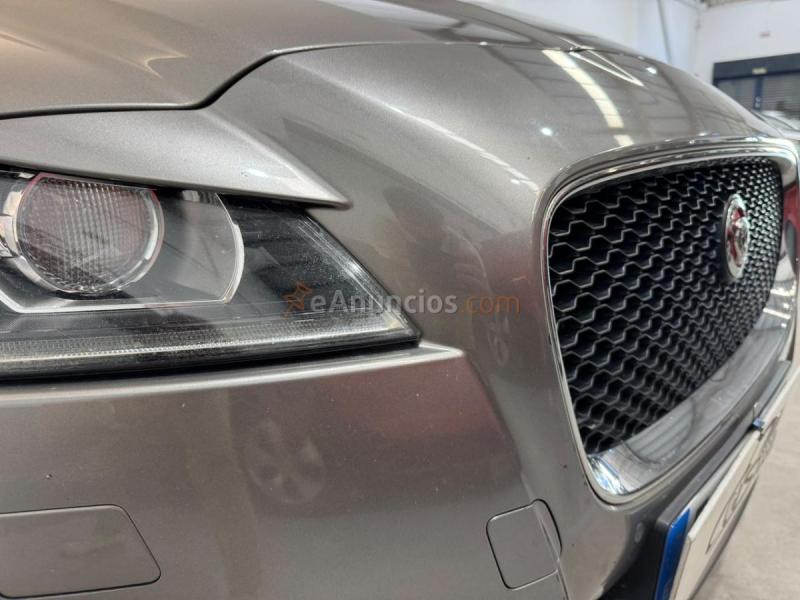 Jaguar XF Pure