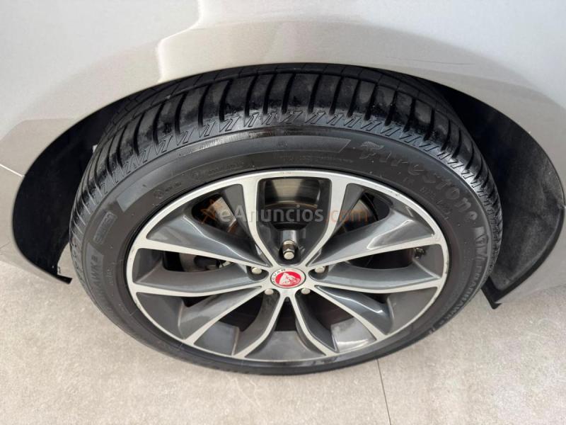 Jaguar XF Pure