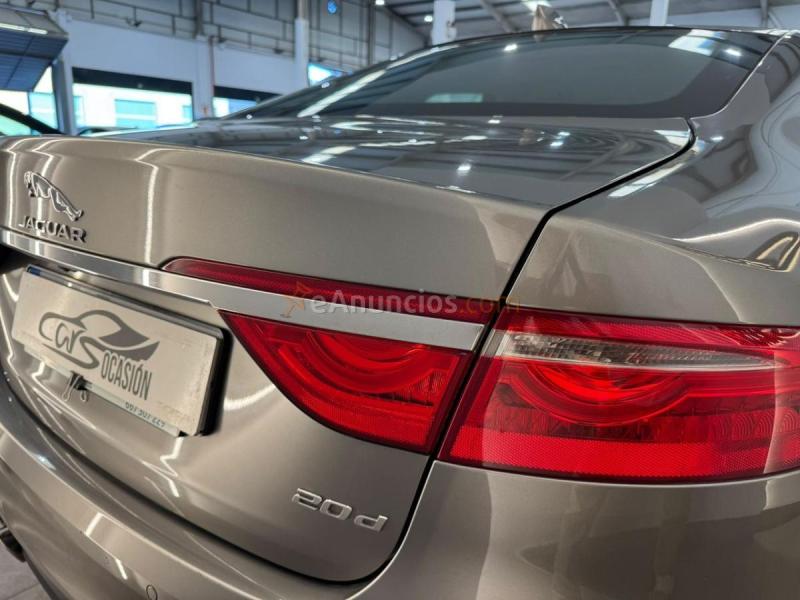 Jaguar XF Pure