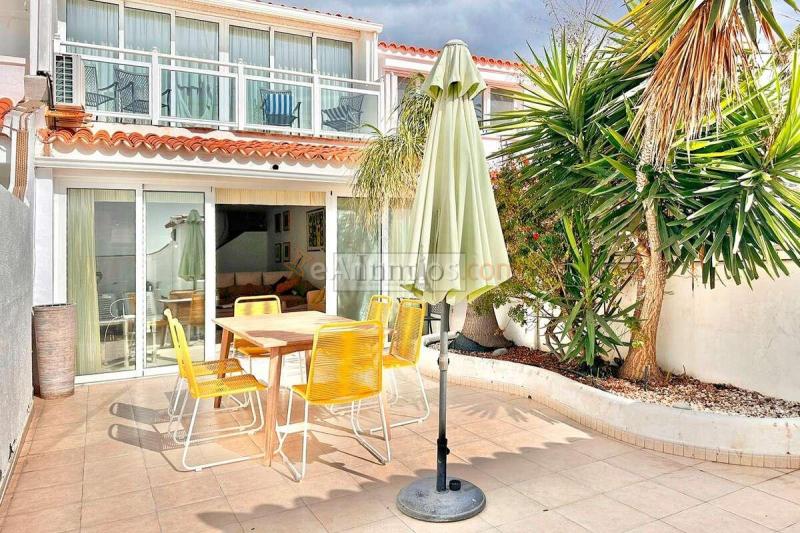 Villa en primera línea de mar en Parque Santiago 1, Playa de las Américas