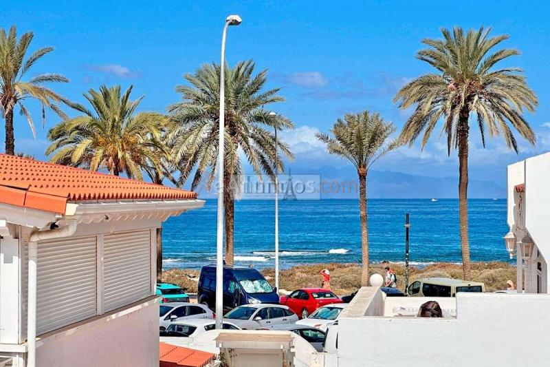 Villa en primera línea de mar en Parque Santiago 1, Playa de las Américas