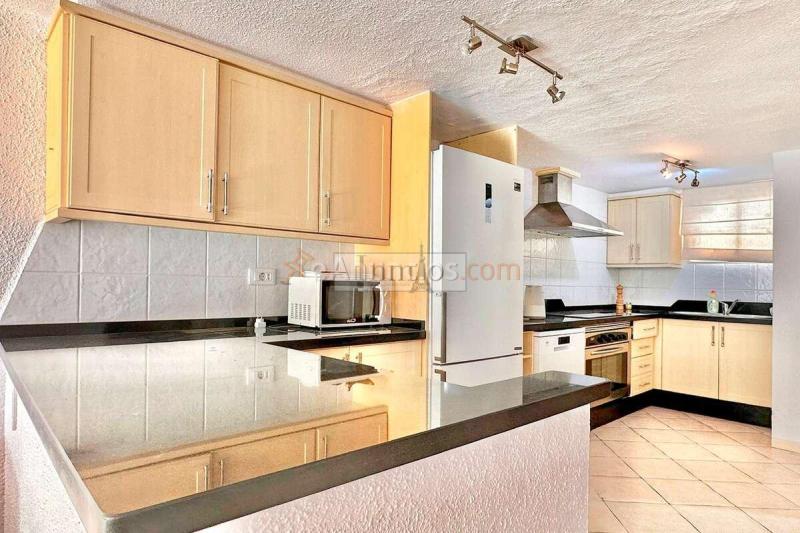 Villa en primera línea de mar en Parque Santiago 1, Playa de las Américas