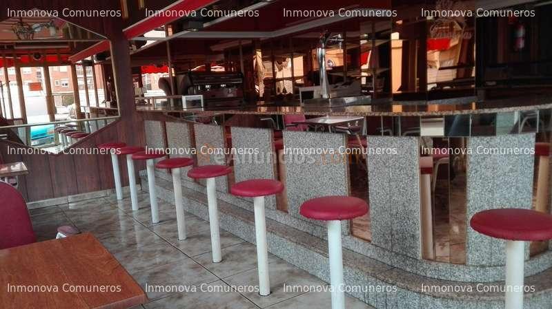 SALAMANCA por zona Garrido, Bar en funcionamiento.