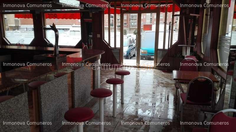SALAMANCA por zona Garrido, Bar en funcionamiento.