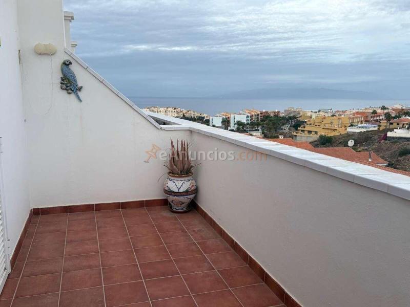 Piso de 2 dormitorios con terraza y vistas al mar en Callao Salvaje