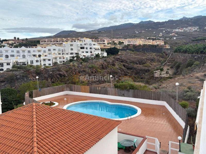 Piso de 2 dormitorios con terraza y vistas al mar en Callao Salvaje