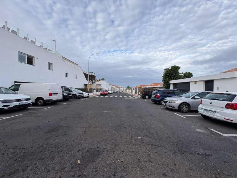 Piso de 2 dormitorios con terraza y vistas al mar en Callao Salvaje
