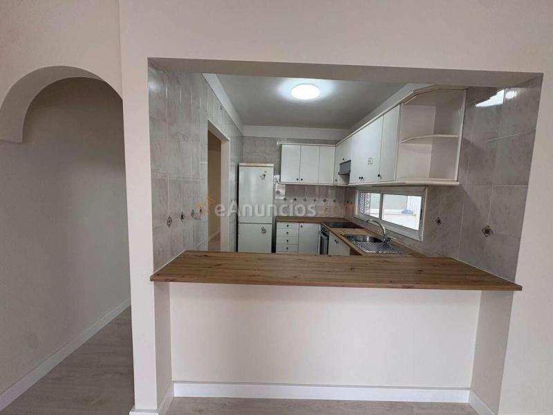 Piso de 2 dormitorios con terraza y vistas al mar en Callao Salvaje
