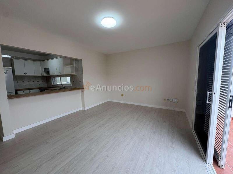 Piso de 2 dormitorios con terraza y vistas al mar en Callao Salvaje