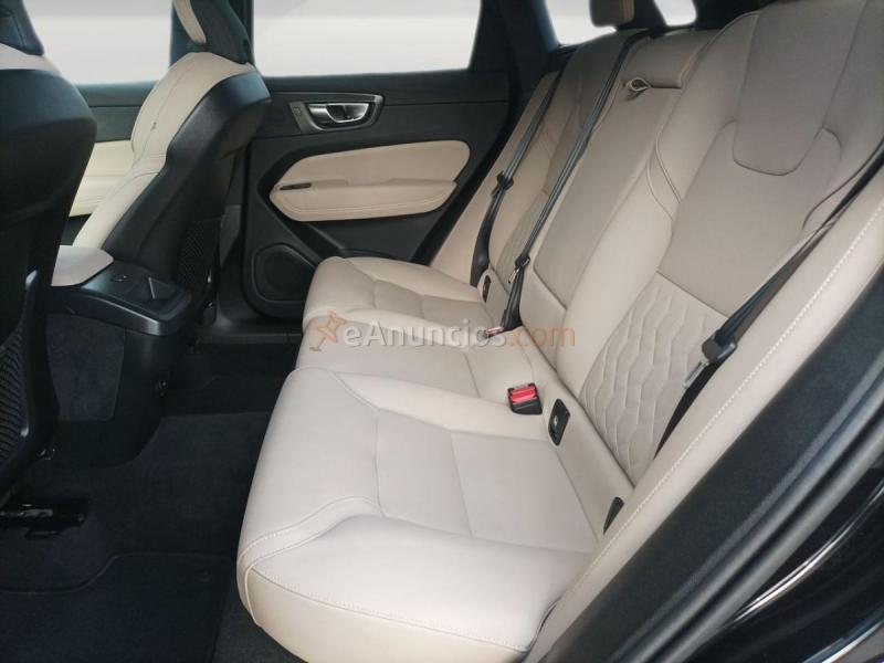 Volvo XC60 2.0 B5 P MHEV PLUS DARK AUTO 4WD 250 5P