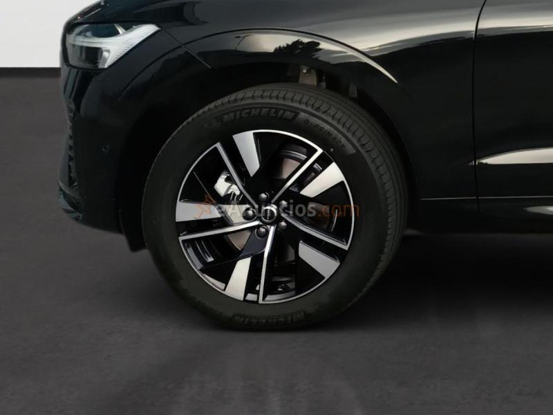 Volvo XC60 2.0 B5 P MHEV PLUS DARK AUTO 4WD 250 5P
