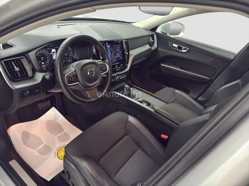 Volvo XC60 B4 D Momentun 197 c.v  HIBRIDO  AUTO
