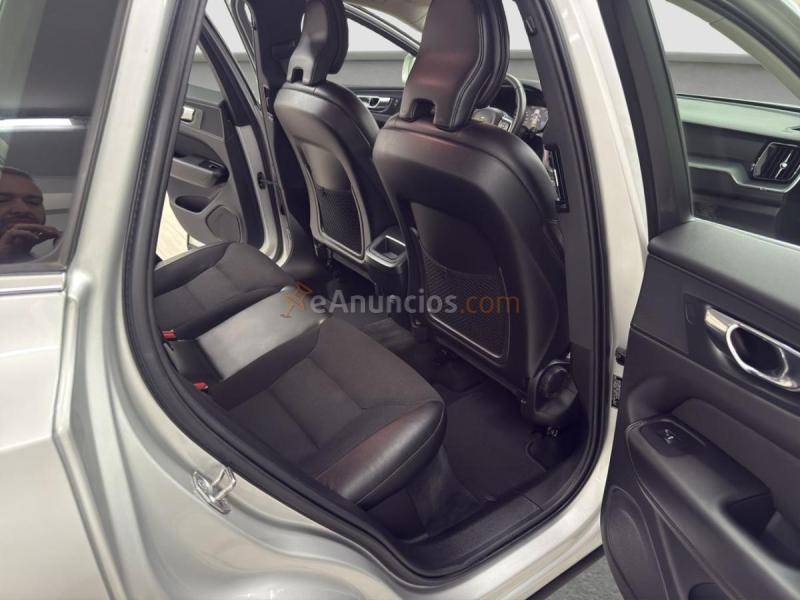 Volvo XC60 B4 D Momentun 197 c.v  HIBRIDO  AUTO