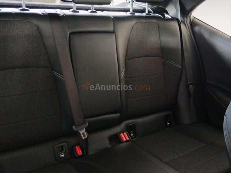 Toyota Corolla BERLINA CON PORTON 2.0 HYBRID STYLE E-CVT 180 5P