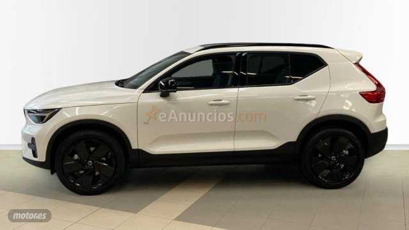 Volvo XC40 XC40 BLACK EDIT PLUS B3 (G) MILD HYBRID con 10 Km por 42.450 EUR. en Navarra