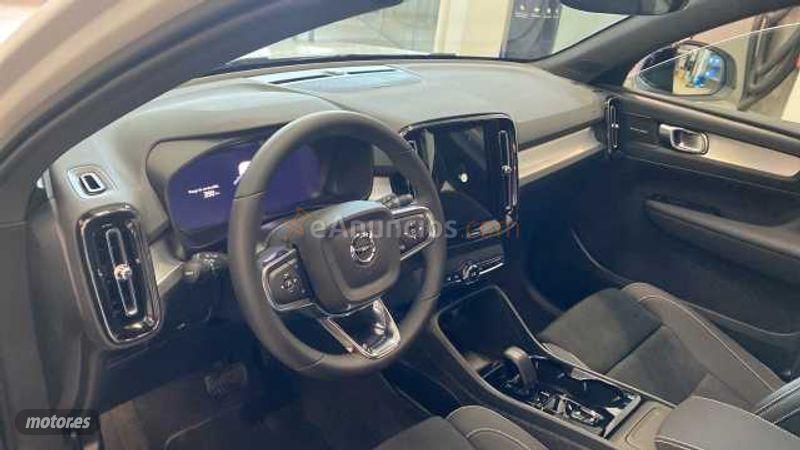 Volvo XC40 XC40 BLACK EDIT PLUS B3 (G) MILD HYBRID con 10 Km por 42.450 EUR. en Navarra