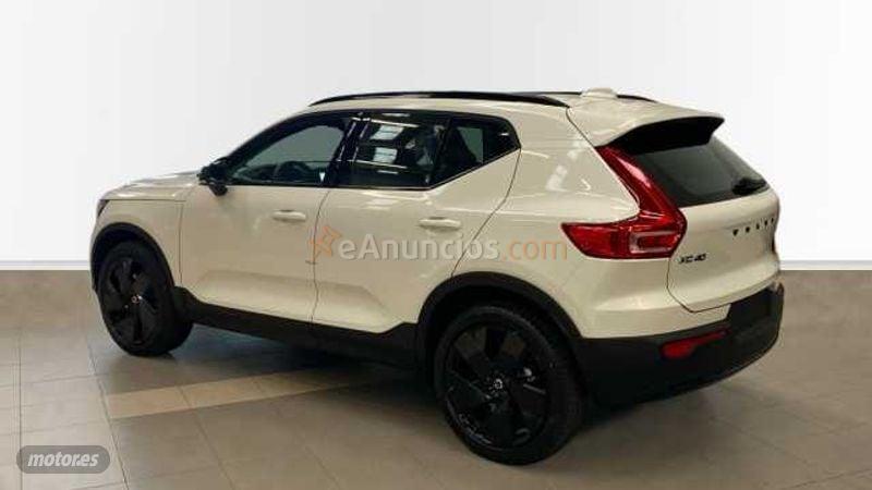 Volvo XC40 XC40 BLACK EDIT PLUS B3 (G) MILD HYBRID con 10 Km por 42.450 EUR. en Navarra