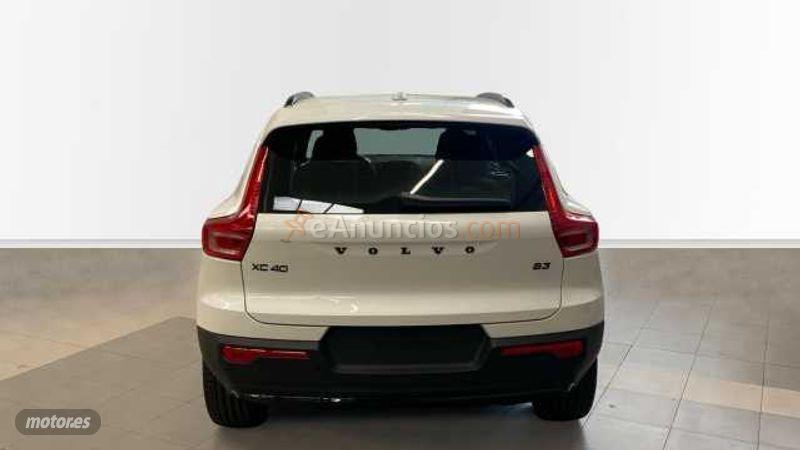 Volvo XC40 XC40 BLACK EDIT PLUS B3 (G) MILD HYBRID con 10 Km por 42.450 EUR. en Navarra