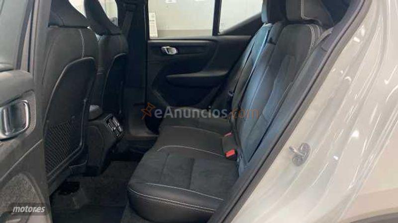 Volvo XC40 XC40 BLACK EDIT PLUS B3 (G) MILD HYBRID con 10 Km por 42.450 EUR. en Navarra