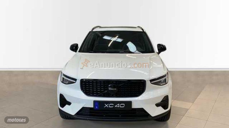 Volvo XC40 XC40 BLACK EDIT PLUS B3 (G) MILD HYBRID con 10 Km por 42.450 EUR. en Navarra