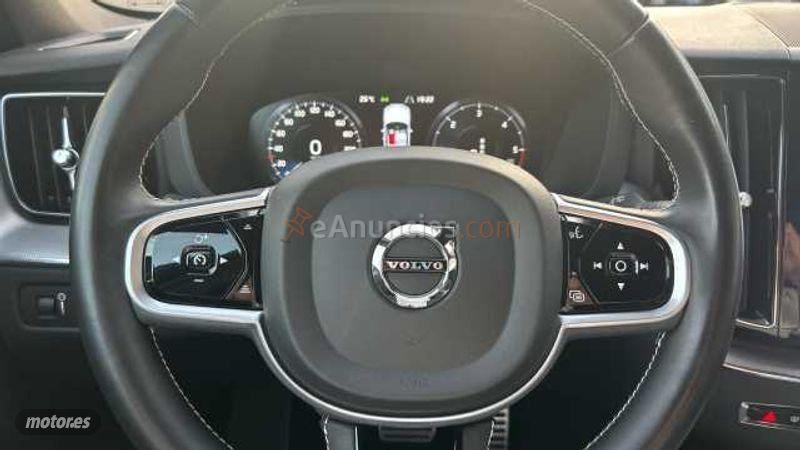 Volvo XC 60 2.0 B4 D R-DESIGN AUTO 197 5P de 2021 con 141.574 Km por 29.500 EUR. en Cordoba