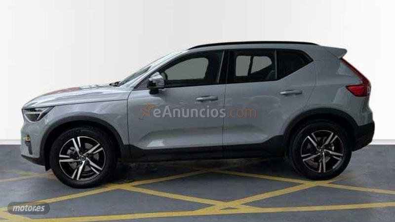 Volvo XC40 2.0 B3 MHEV PLUS DARK DCT 5P de 2025 con 11.018 Km por 35.900 EUR. en Barcelona