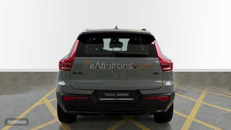 Volvo XC40 2.0 B3 MHEV PLUS DARK DCT 5P de 2025 con 11.018 Km por 35.900 EUR. en Barcelona