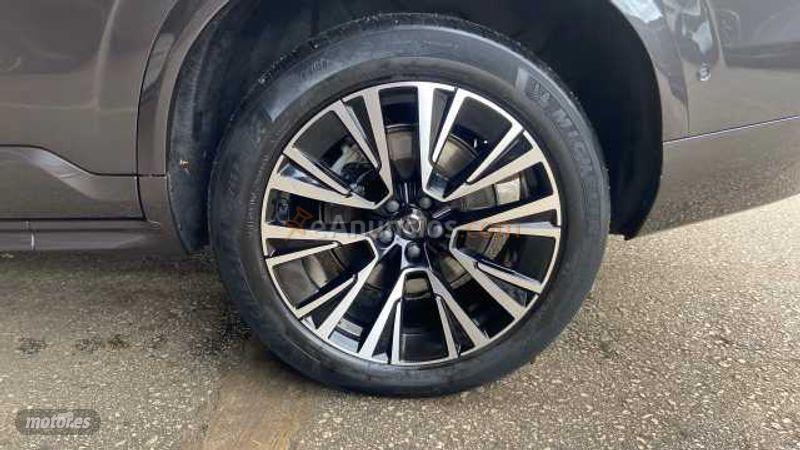 Volvo XC 90 todoterreno 2.0 T8 PHEV PLUS DARK RECHARGE AWD AUTO 455 5P 7 Plazas de 2024 con 57.880 Km por 52.700 EUR. en Sevilla