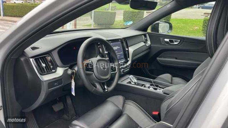 Volvo XC 60 2.0 B4 D PLUS DARK AUTO 4WD 5P de 2023 con 51.446 Km por 40.900 EUR. en Vizcaya