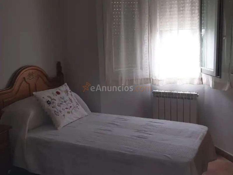 Chalet pareado prácticamente nuevo en Valdemanco, Madrid