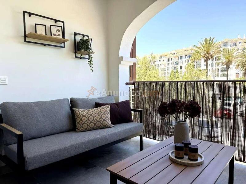 Piso reformado con licencia turística y terraza en Puerto de la Duquesa