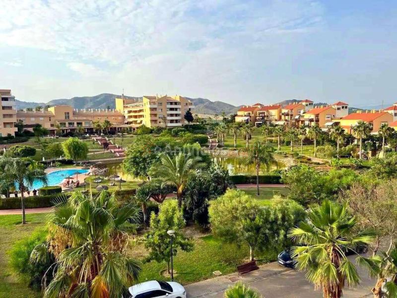 Magnífico piso exterior con vistas, terrazas XXL y urbanización tipo resort en Alhaurín de la Torre