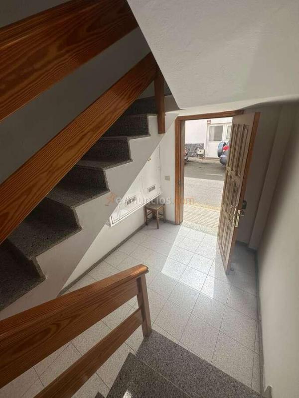 PISO  CON AZOTEA PROPIA Y ENTRADA INDEPENDIENTE, EN VENTA EN ARRECIFE – CALLE MARTÍNEZ MONTAÑEZ