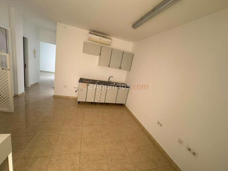 PISO  CON AZOTEA PROPIA Y ENTRADA INDEPENDIENTE, EN VENTA EN ARRECIFE – CALLE MARTÍNEZ MONTAÑEZ