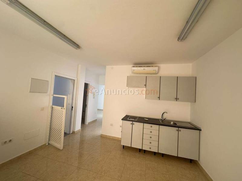 PISO  CON AZOTEA PROPIA Y ENTRADA INDEPENDIENTE, EN VENTA EN ARRECIFE – CALLE MARTÍNEZ MONTAÑEZ