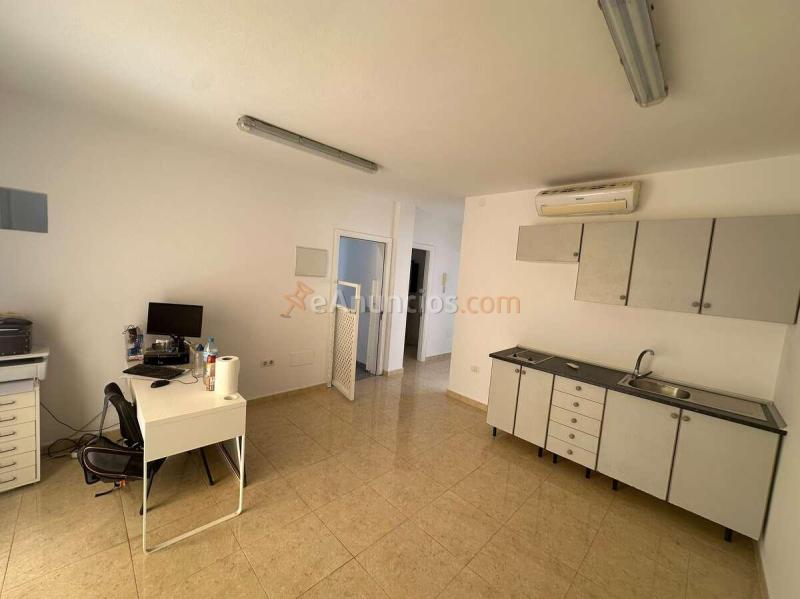 PISO  CON AZOTEA PROPIA Y ENTRADA INDEPENDIENTE, EN VENTA EN ARRECIFE – CALLE MARTÍNEZ MONTAÑEZ