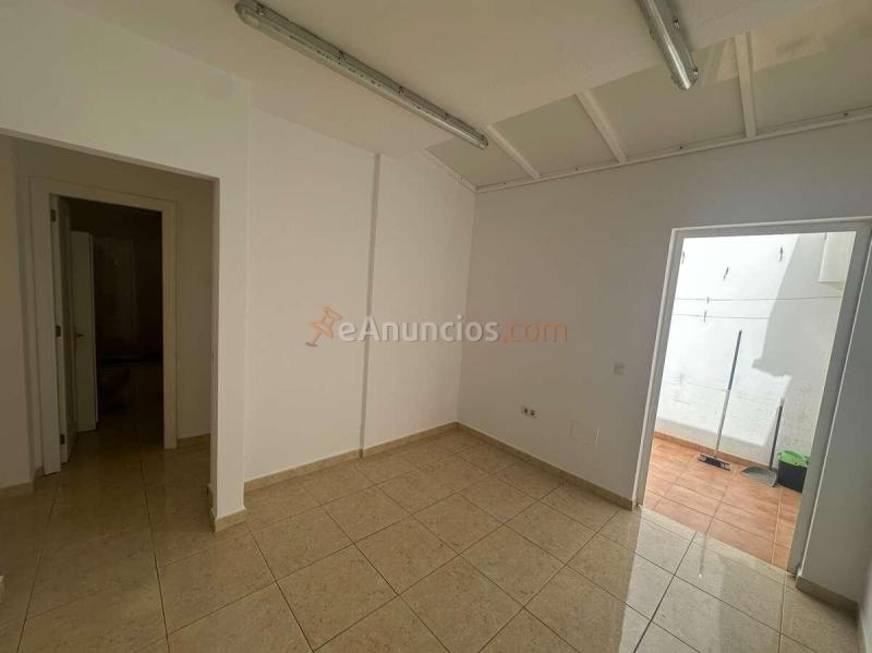 PISO  CON AZOTEA PROPIA Y ENTRADA INDEPENDIENTE, EN VENTA EN ARRECIFE – CALLE MARTÍNEZ MONTAÑEZ