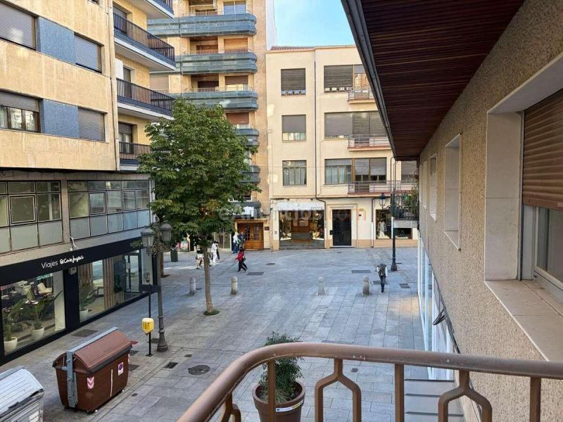 Espaciosa oficina de 125 m con Orientación Sur en el centro calle Zamora, muy luminosa