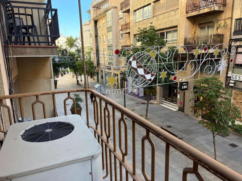 Espaciosa oficina de 125 m con Orientación Sur en el centro calle Zamora, muy luminosa