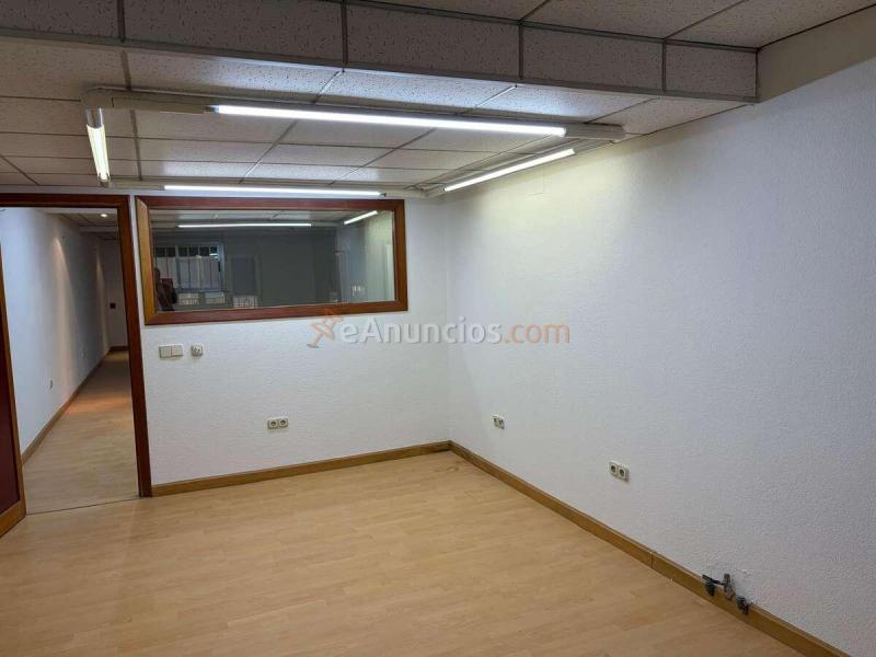 Espaciosa oficina de 125 m con Orientación Sur en el centro calle Zamora, muy luminosa