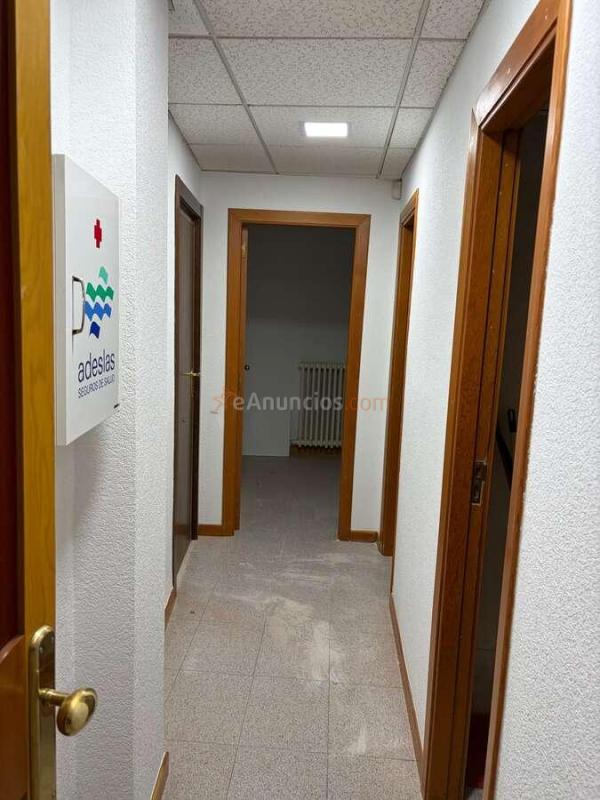 Espaciosa oficina de 125 m con Orientación Sur en el centro calle Zamora, muy luminosa