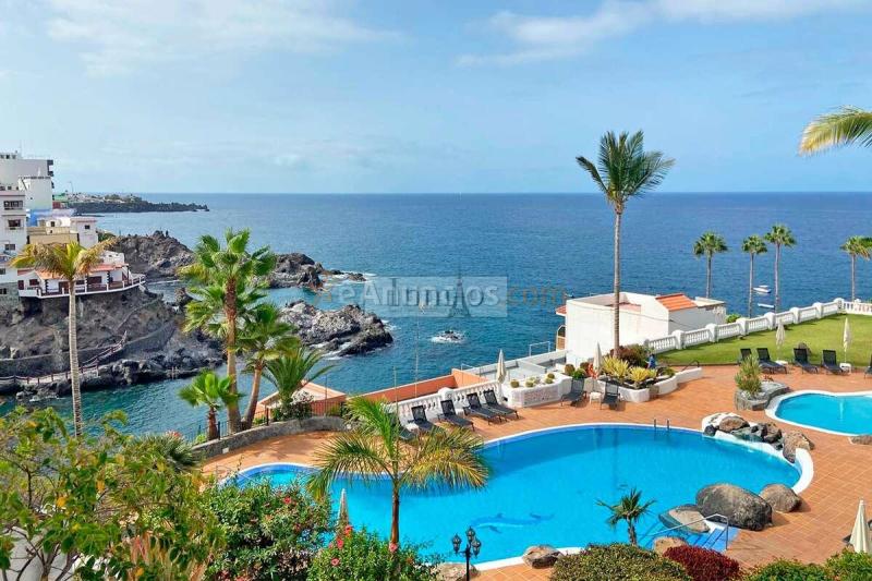 Apartamento luminoso de 2 dormitorios con terraza y vistas al mar en Sansofé Puerto, Puerto de Santiago