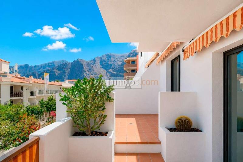 Apartamento luminoso de 2 dormitorios con terraza y vistas al mar en Sansofé Puerto, Puerto de Santiago