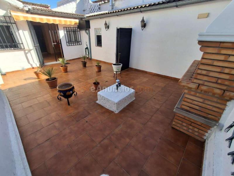 Se vende comoda casa en planta baja